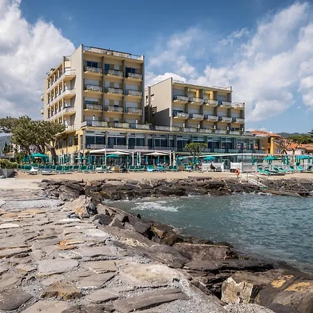 Bellevue Et Mediterranee Szálloda Diano Marina
