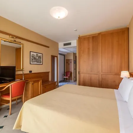 Hotel Bellevue Et Mediterranée 4*