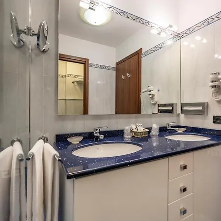 Hotell Bellevue Et Mediterranee 4*