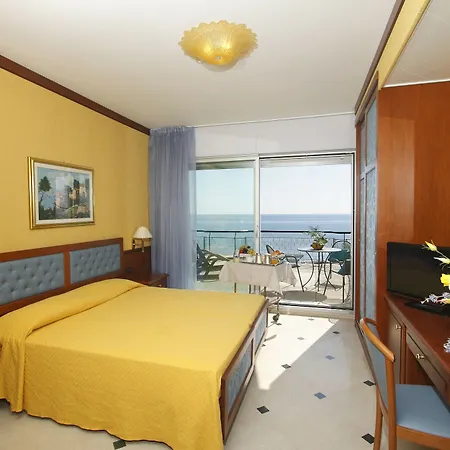 Bellevue Et Mediterranée Hotel 4*