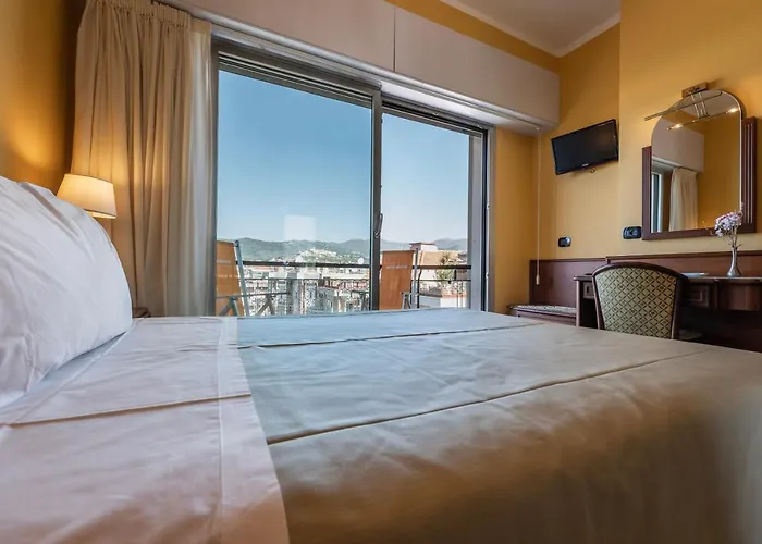 Bellevue Et Mediterranee فندق 4*