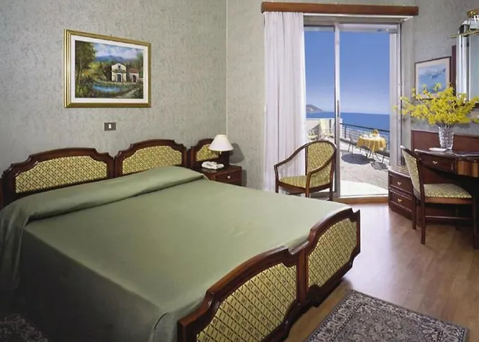 Bellevue Et Mediterranee 4* دْيانو مارينا