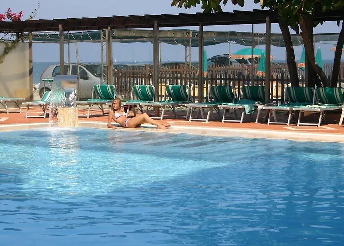 Bellevue Et Mediterranee فندق