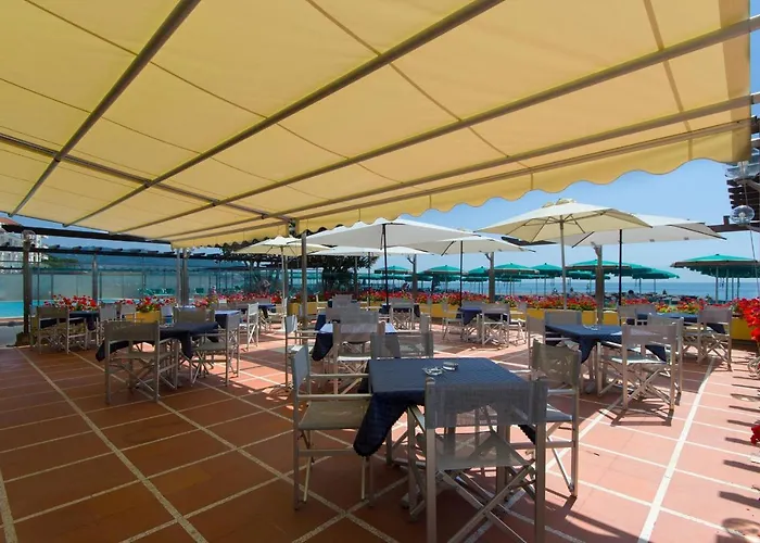 Bellevue Et Mediterranee Szálloda 4*