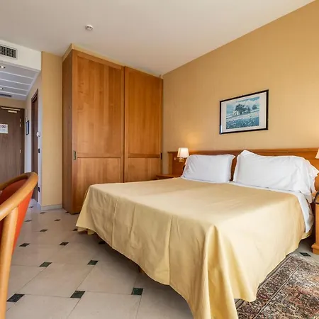 Bellevue Et Mediterranee 4*