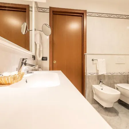 ホテル Bellevue Et Mediterranee