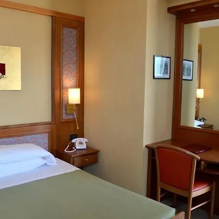 Hotel Bellevue Et Mediterranee 4*