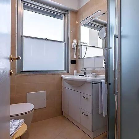 Bellevue Et Mediterranee Hotel 4*