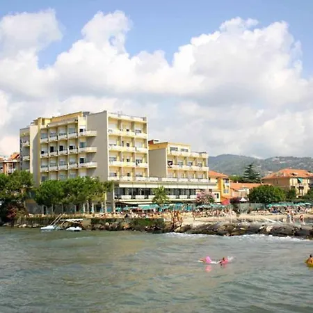 Hotel Bellevue Et Mediterranee 4*
